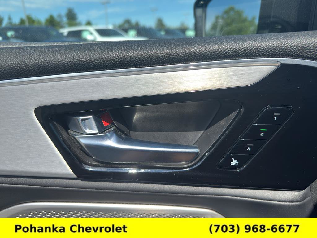 Used 2023 Acura MDX SH-AWD w/ Technology Package image 23