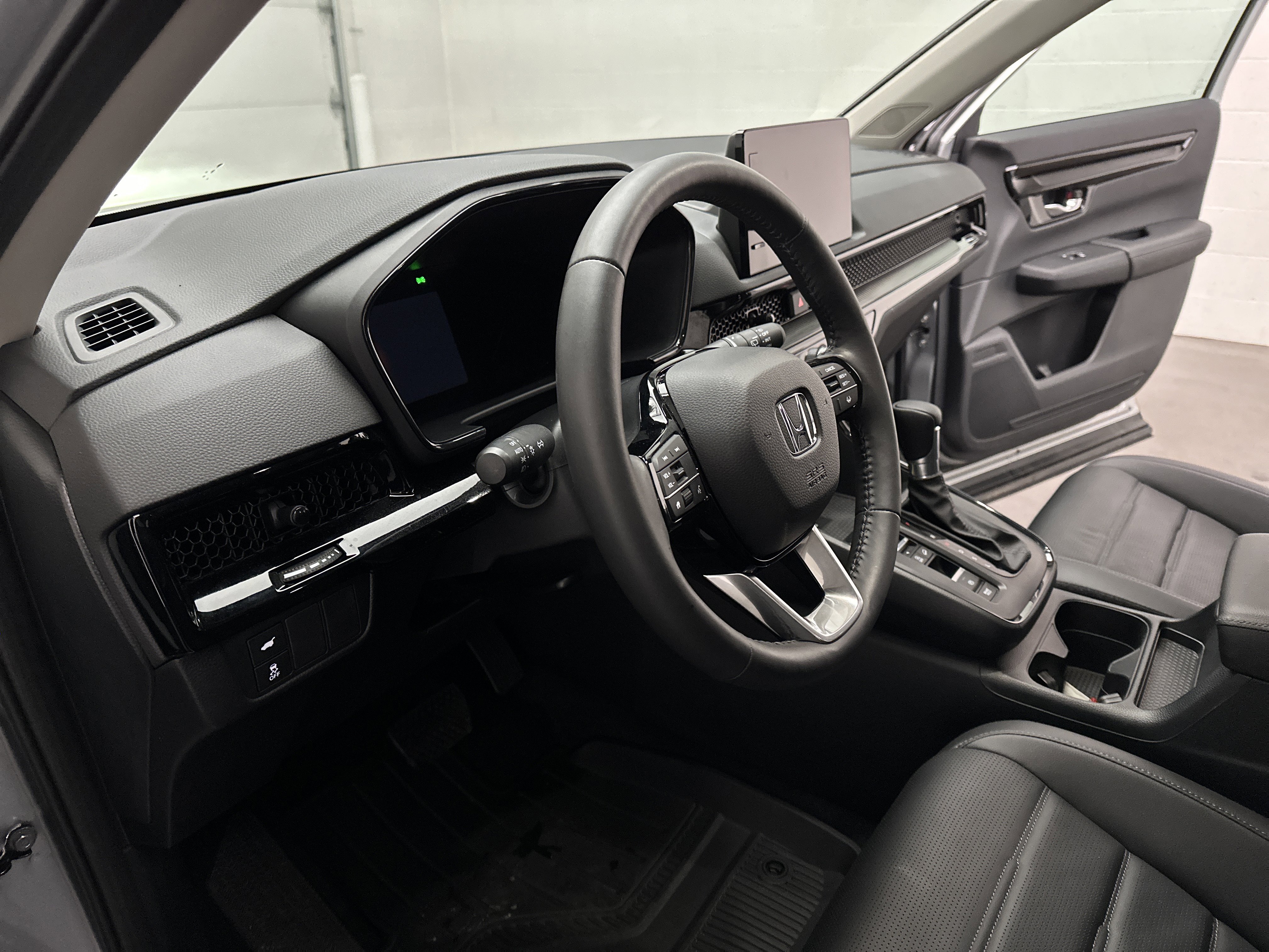 Used 2025 Honda CR-V EX-L image 18