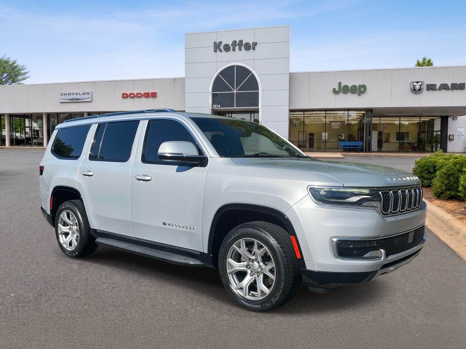 Certified 2022 Jeep Wagoneer Series II AWD/4WD image 3