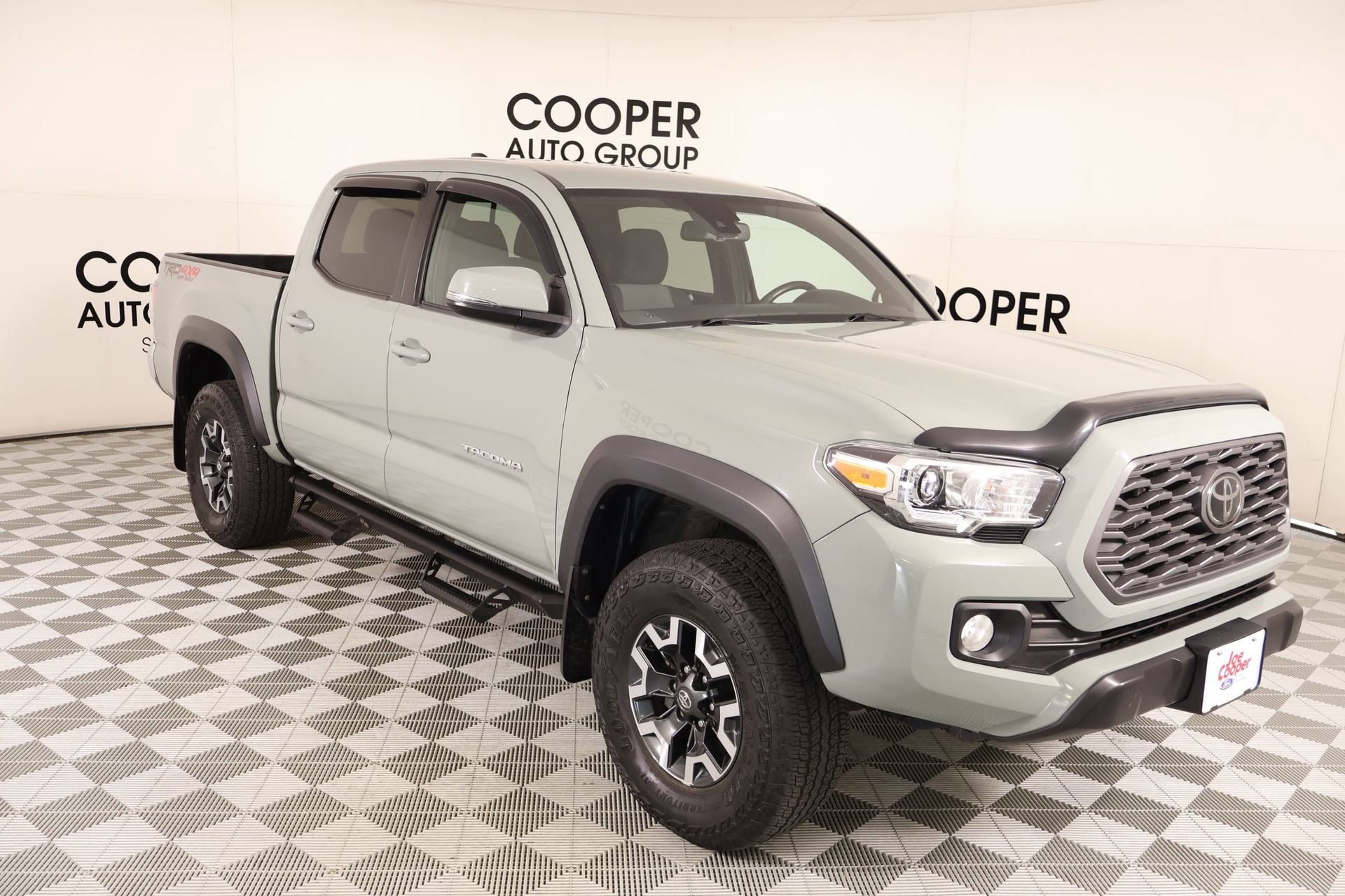 Used 2022 Toyota Tacoma TRD Off-Road AWD/4WD image 1