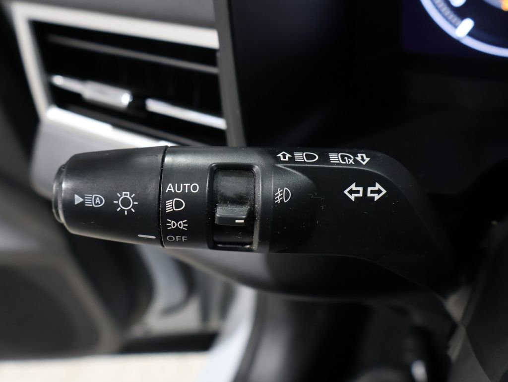 Used 2024 Mitsubishi Outlander SE image 39