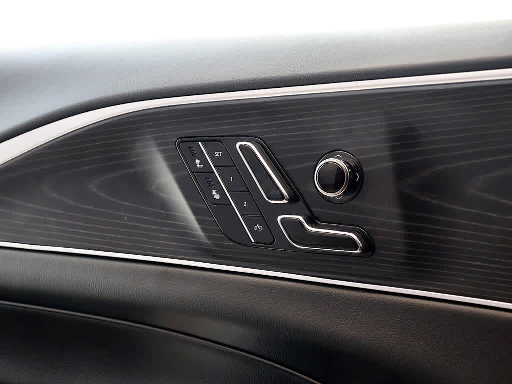 Used 2025 Cadillac Lyriq Sport AWD/4WD image 21