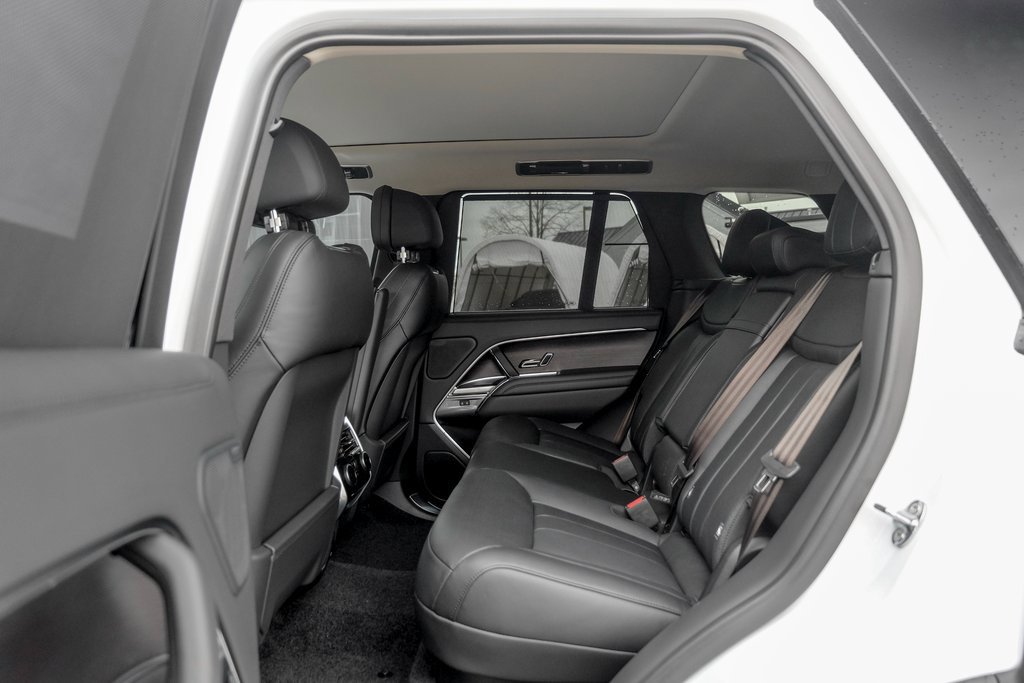 New 2025 Land Rover Range Rover SE image 16