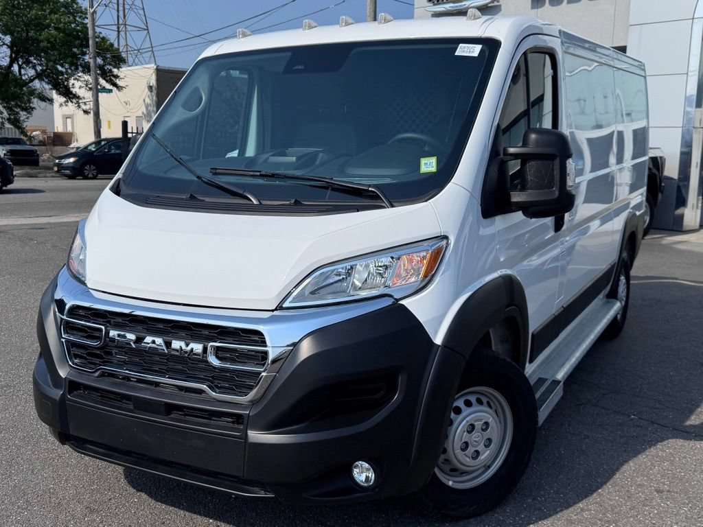 Used 2025 RAM ProMaster 2500 w/ U-Haul Equipment Group FWD image 3