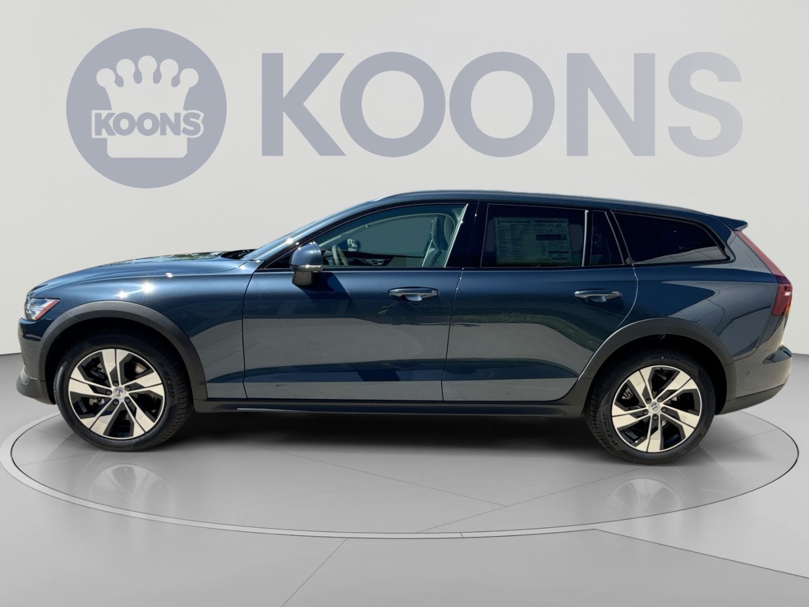 New 2026 Volvo V60 B5 Cross Country Plus w/ Climate Package AWD/4WD image 2