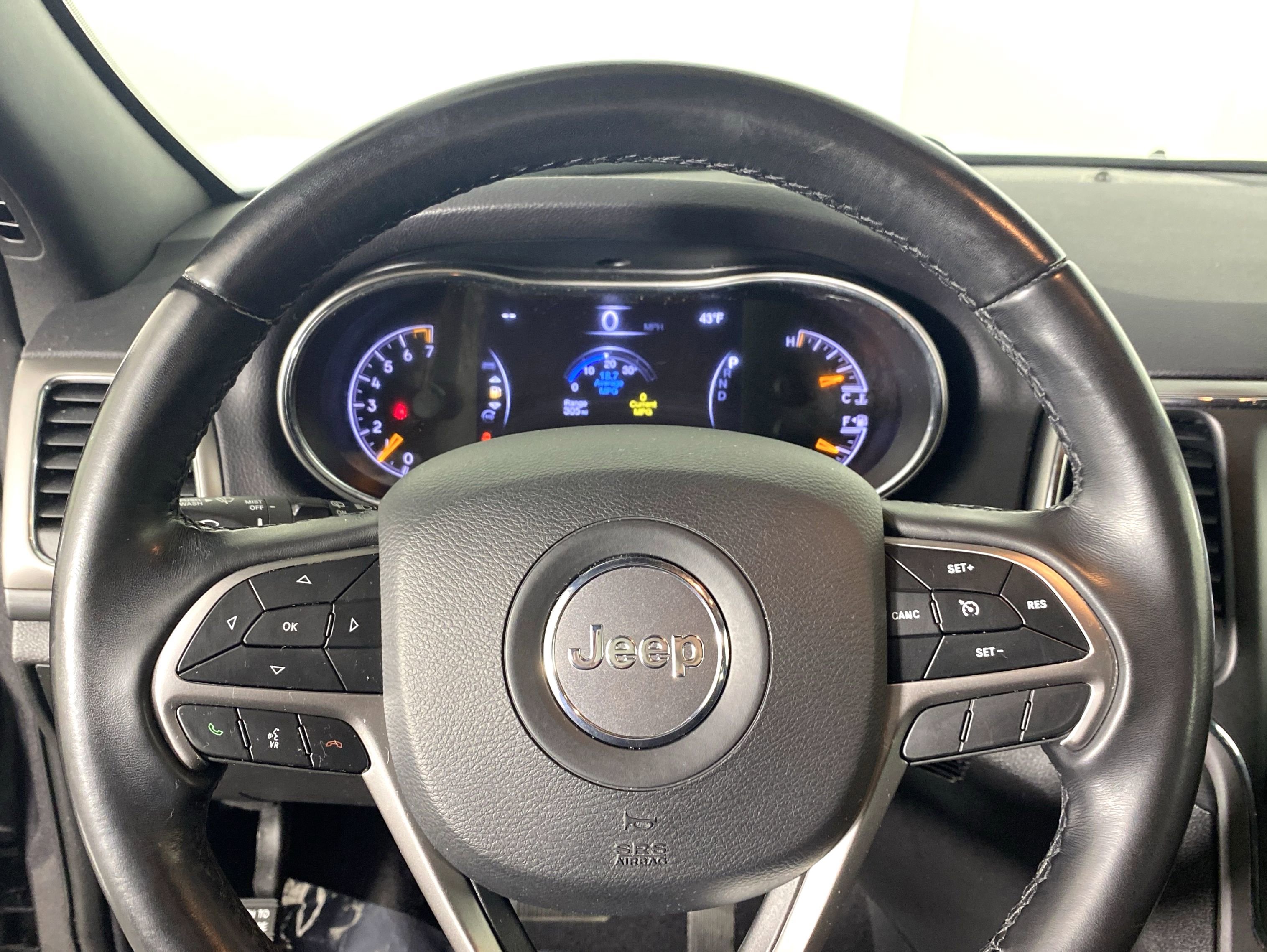 Used 2020 Jeep Grand Cherokee Laredo AWD/4WD image 18