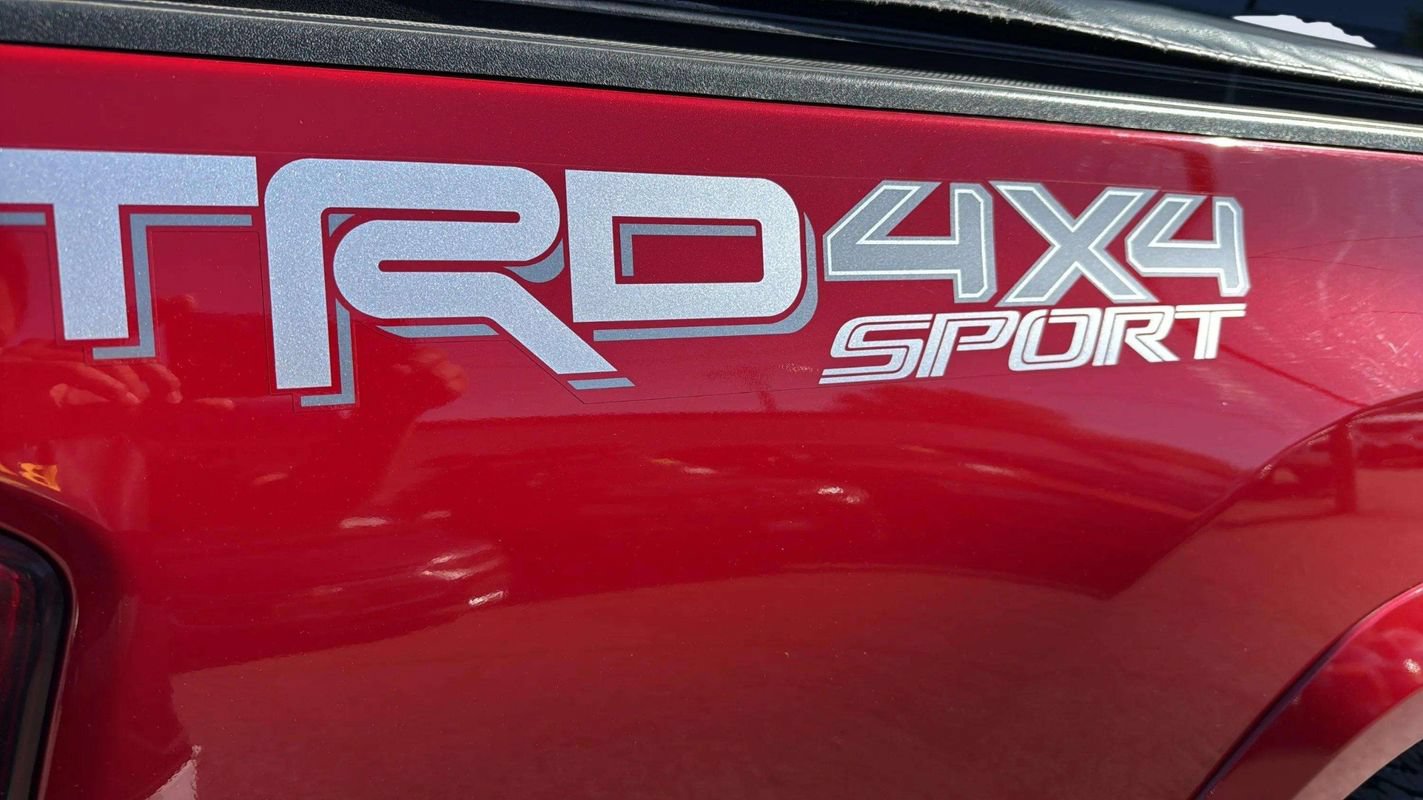 Used 2017 Toyota Tacoma TRD Sport AWD/4WD image 22