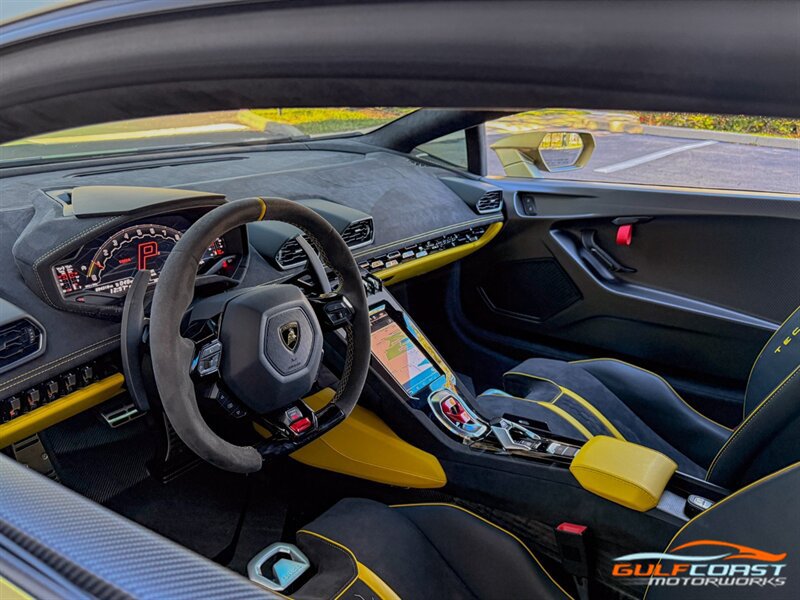 Used 2023 Lamborghini Huracan Tecnica RWD image 2