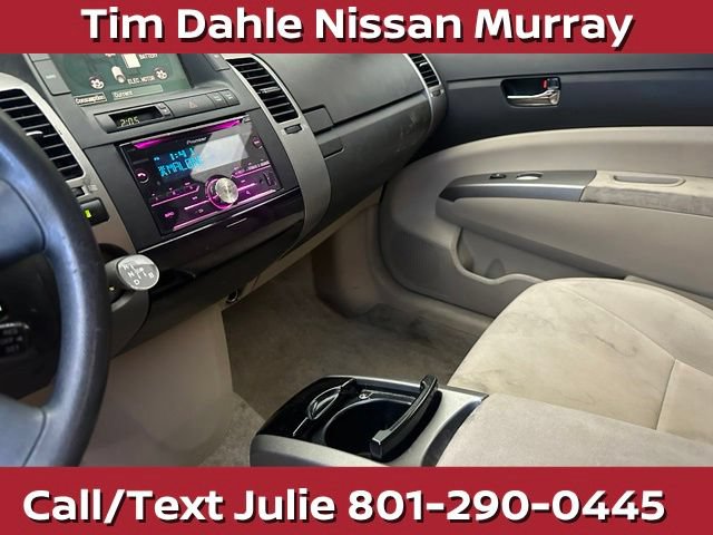 Used 2004 Toyota Prius w/ Pkg 7 FWD image 29