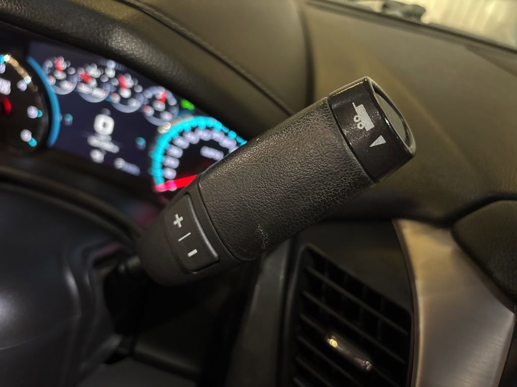 Used 2018 GMC Yukon Denali image 40