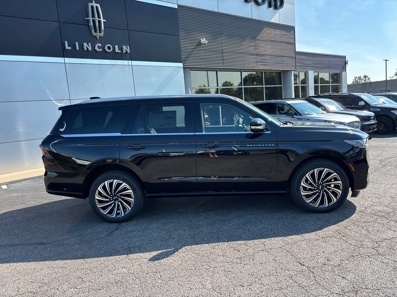 New 2027 Lincoln Navigator Black Label AWD/4WD image 8