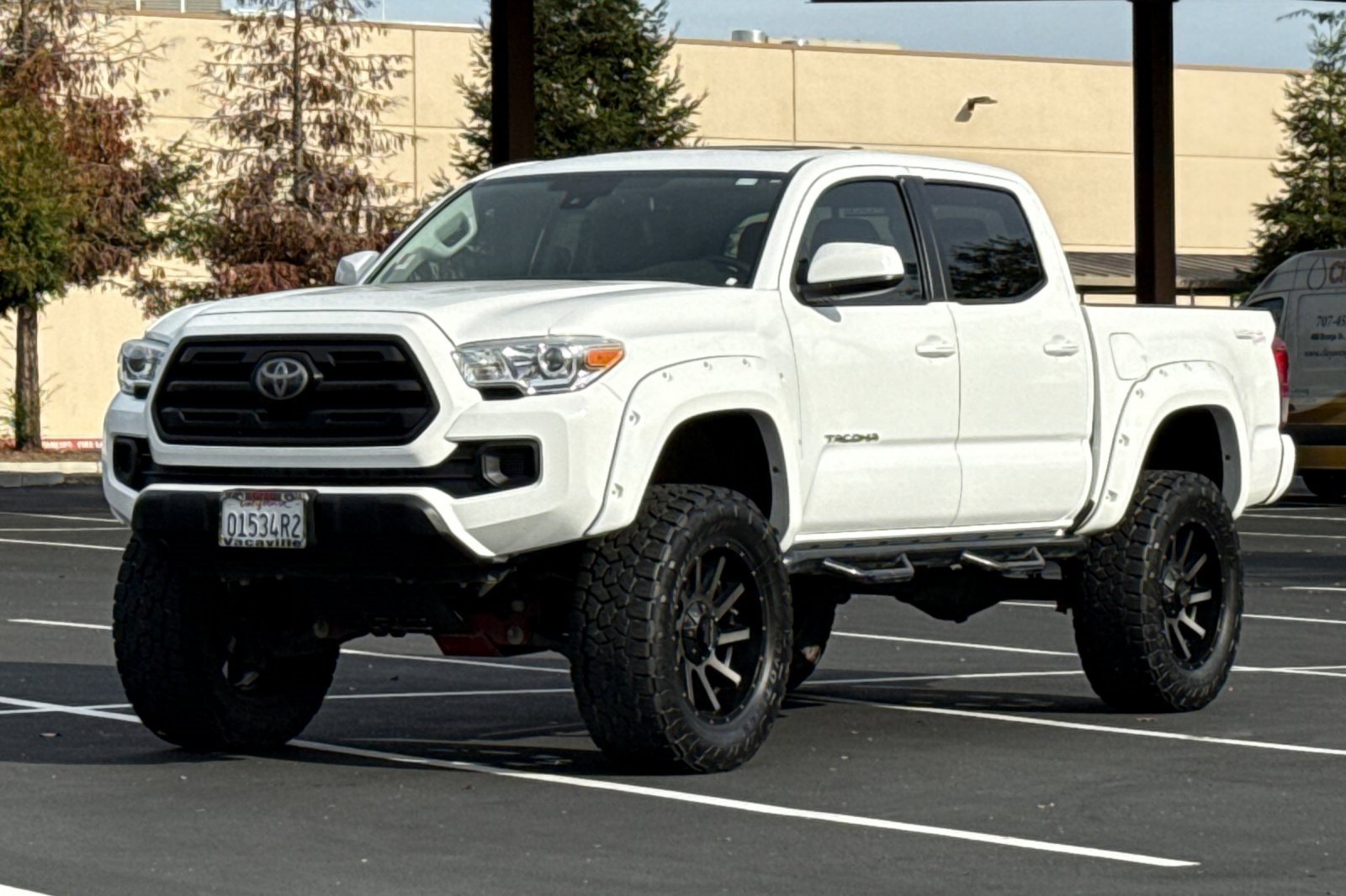 Used 2018 Toyota Tacoma SR image 9