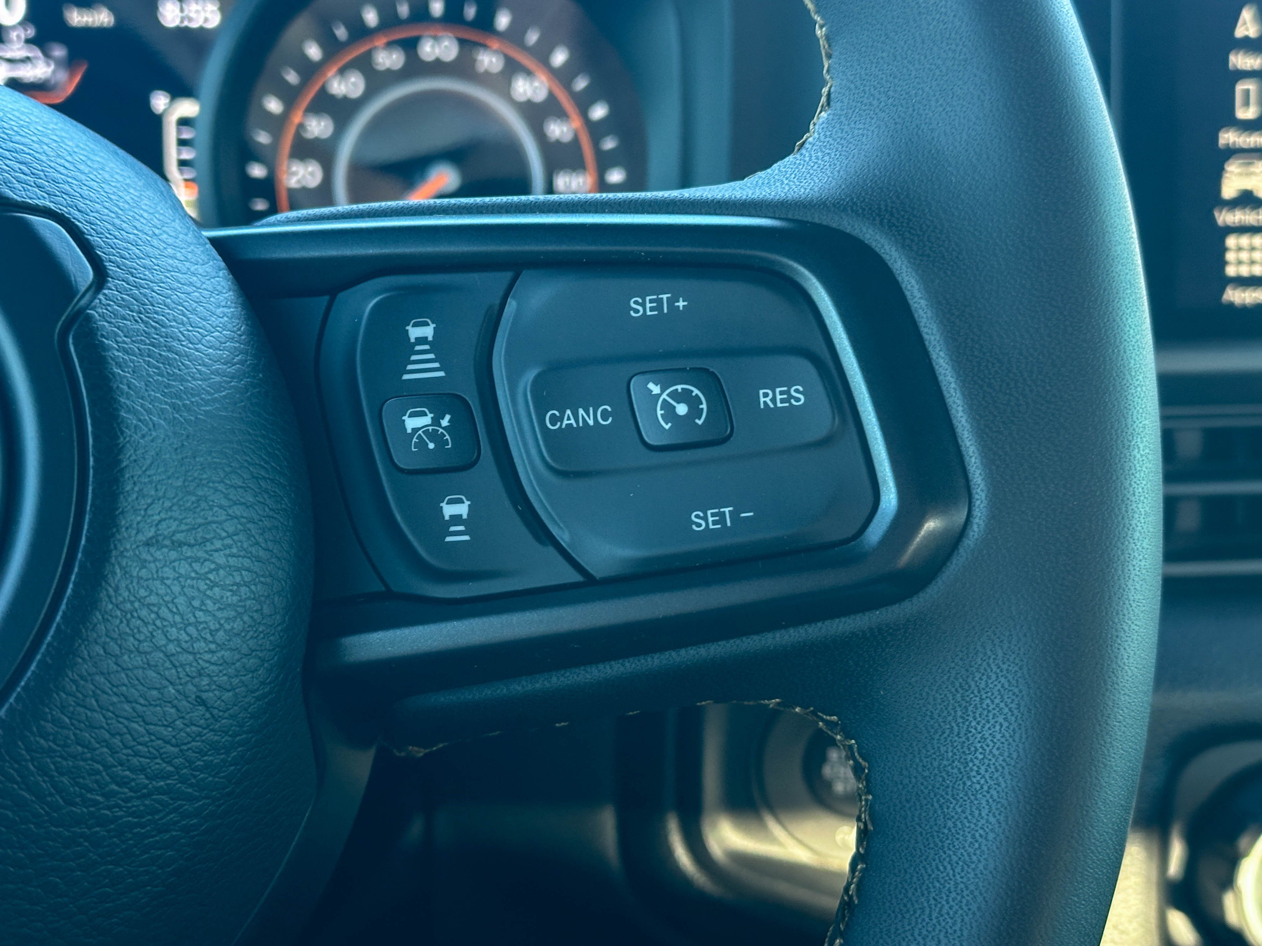 Used 2024 Jeep Gladiator Sport AWD/4WD image 28