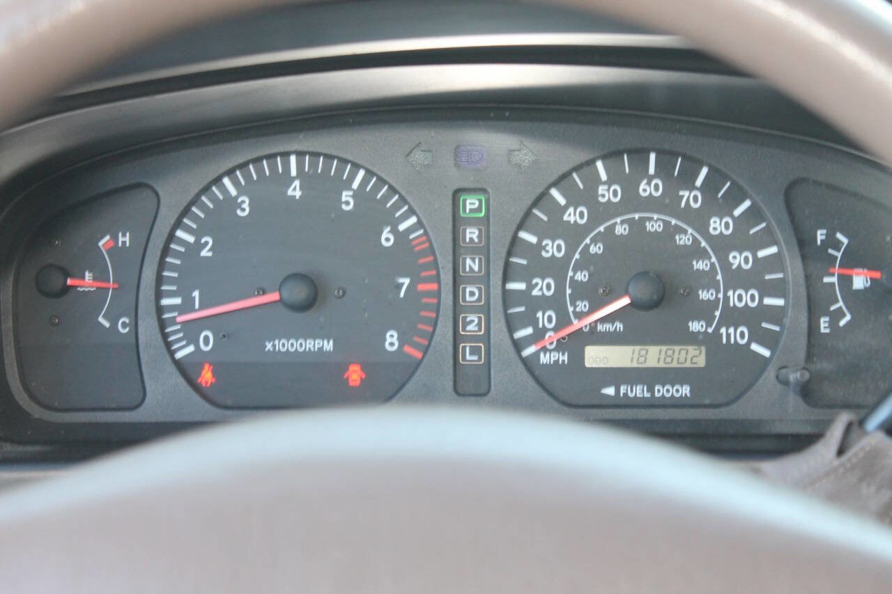 Used 1998 Toyota Sienna LE image 37