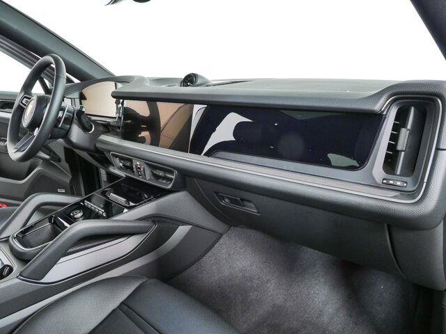 New 2026 Porsche Cayenne Coupe AWD/4WD image 26