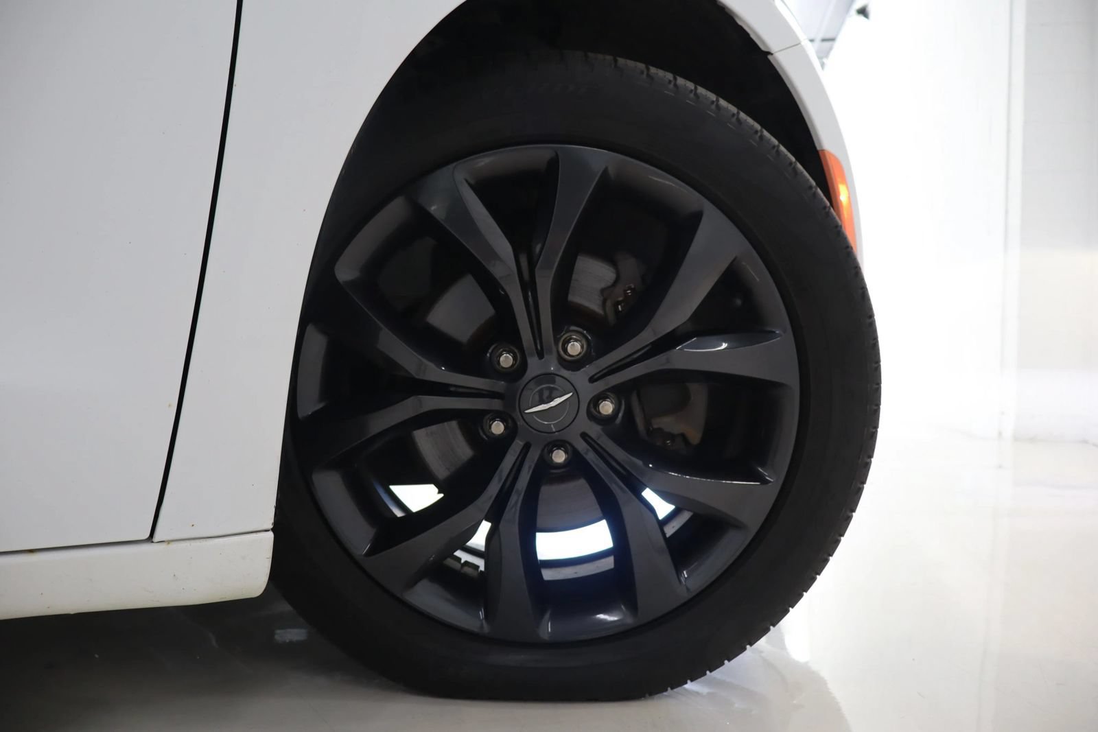 Used 2018 Chrysler Pacifica Limited w/ S Appearance Package FWD image 10