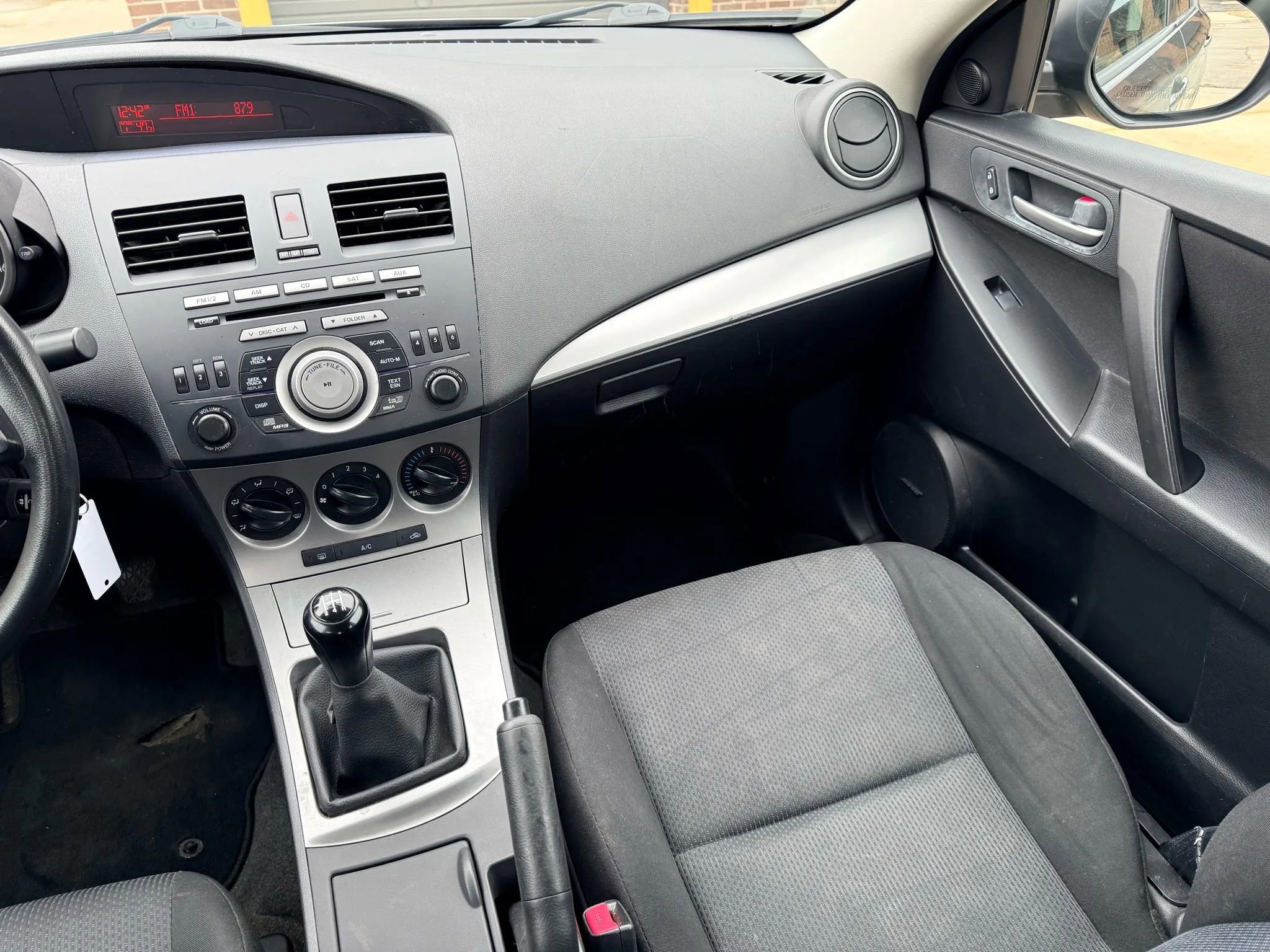 Used 2010 MAZDA MAZDA3 i Touring image 9