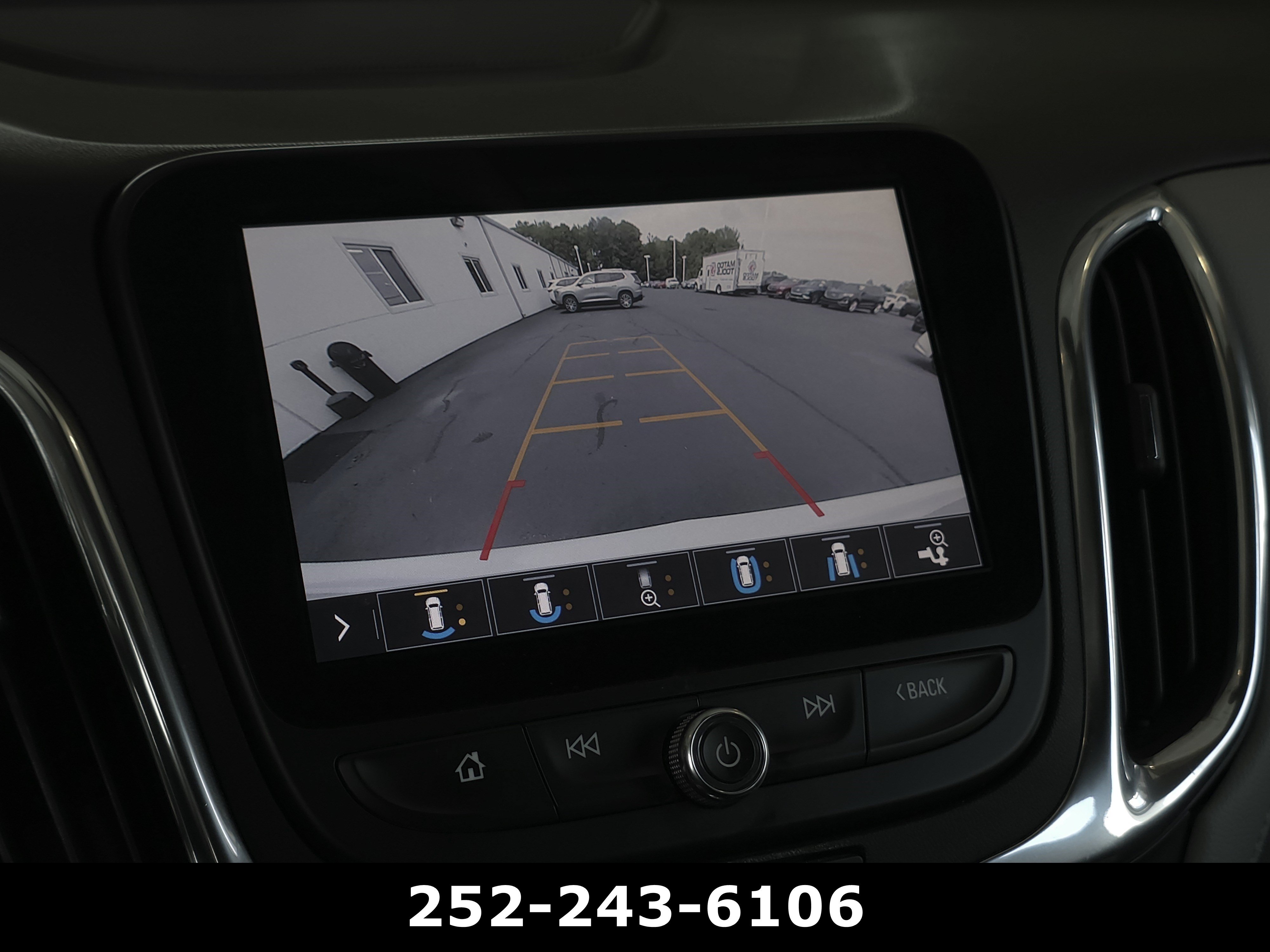 Used 2020 Chevrolet Equinox Premier FWD image 21