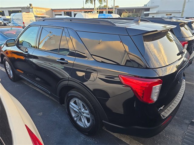 Used 2022 Ford Explorer XLT image 4