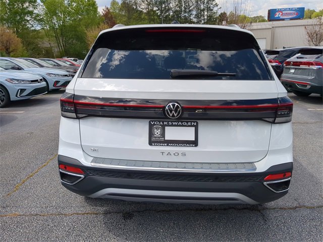 New 2025 Volkswagen Taos SE image 5