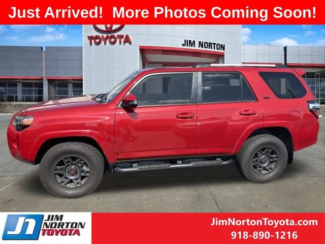 Used 2023 Toyota 4Runner SR5 Premium w/ Moonroof Package AWD/4WD image 3