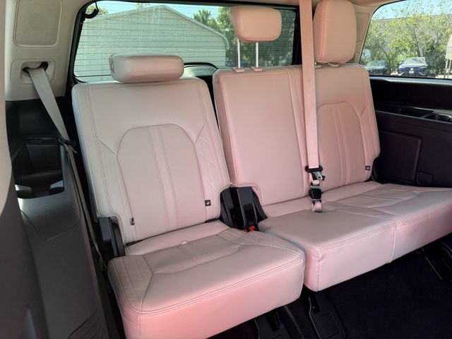 Used 2024 Ford Expedition Platinum RWD image 30