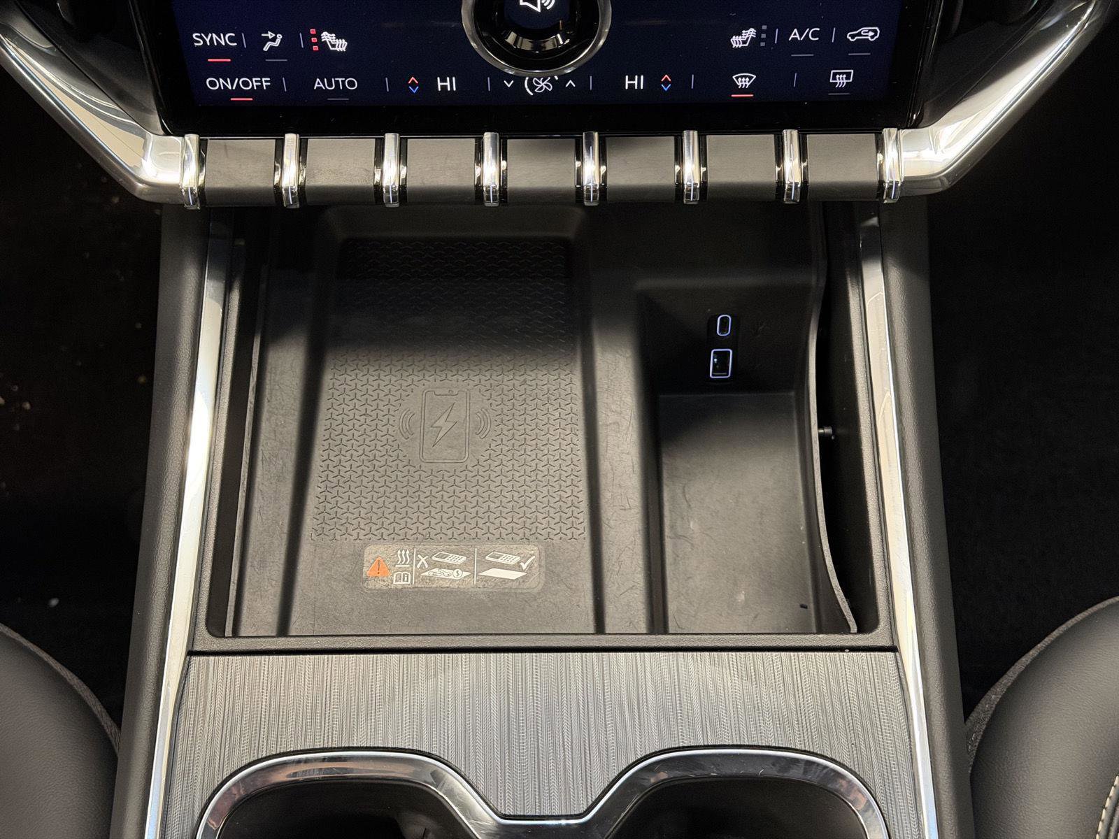 Used 2024 GMC Acadia Elevation image 55