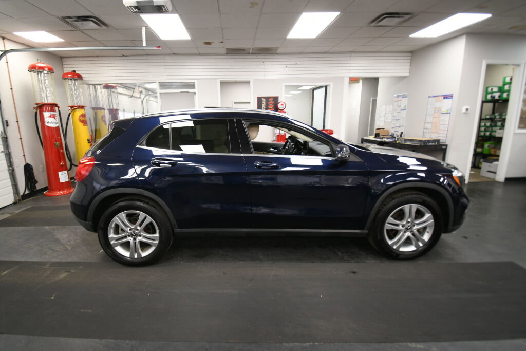 Used 2018 Mercedes-Benz GLA 250 4MATIC image 9