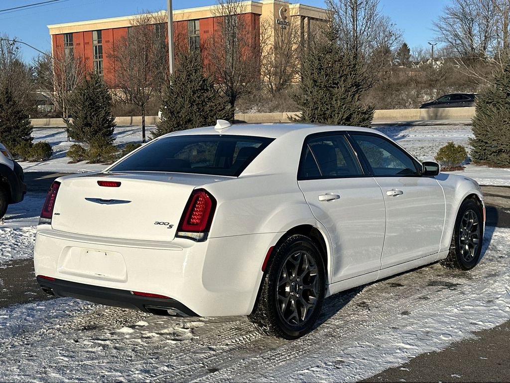 Used 2016 Chrysler 300 S image 34