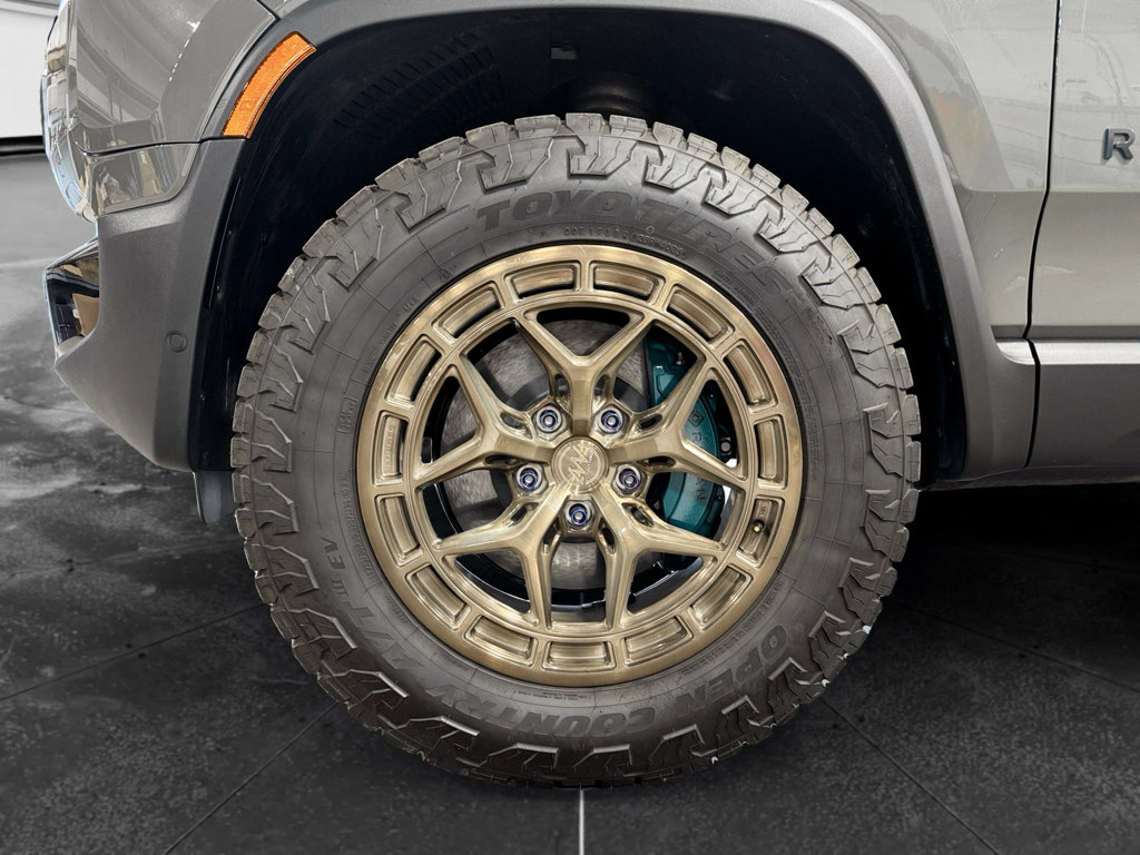 Used 2026 Rivian R1S Premium AWD/4WD image 30