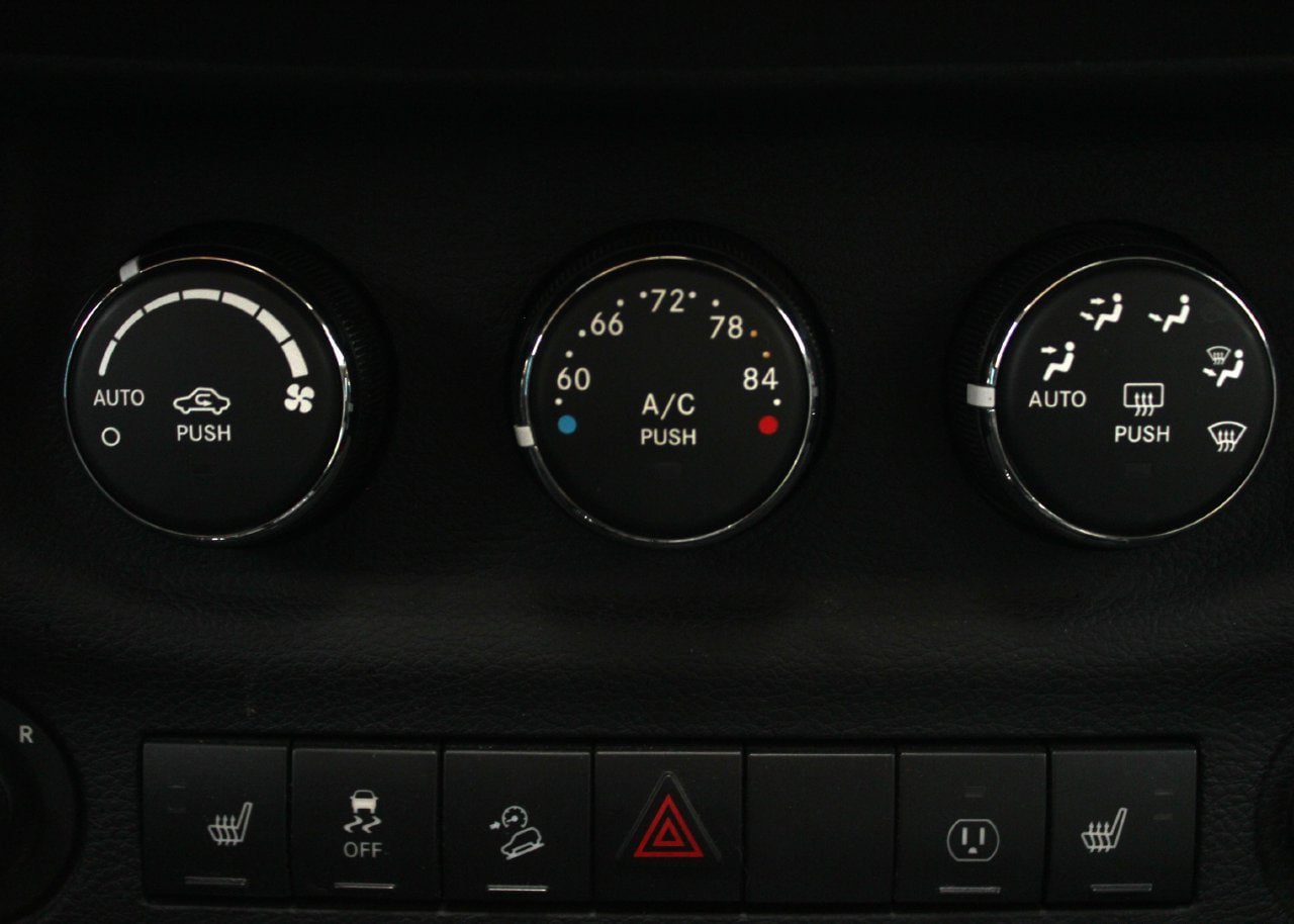 Used 2017 Jeep Wrangler Rubicon AWD/4WD image 13