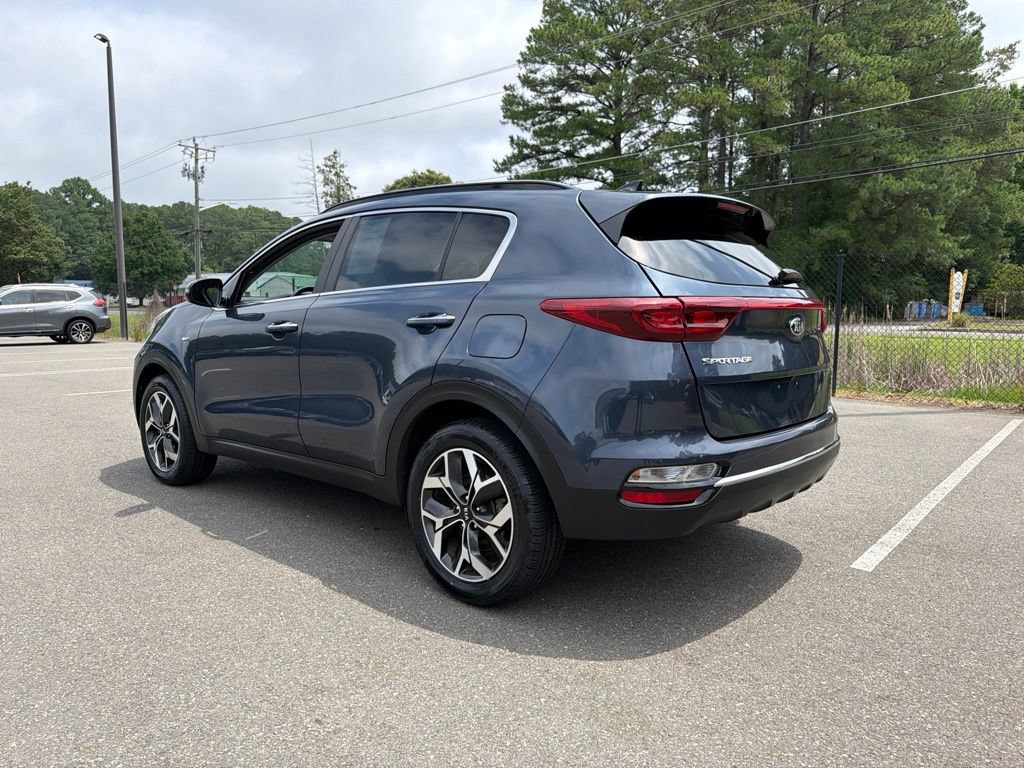 Certified 2022 Kia Sportage EX w/ EX Technology Package AWD/4WD image 7