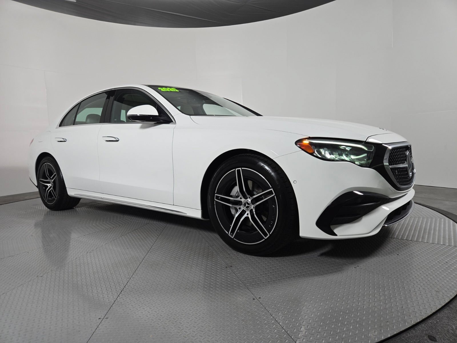 Used 2025 Mercedes-Benz E 350 Sedan image 2