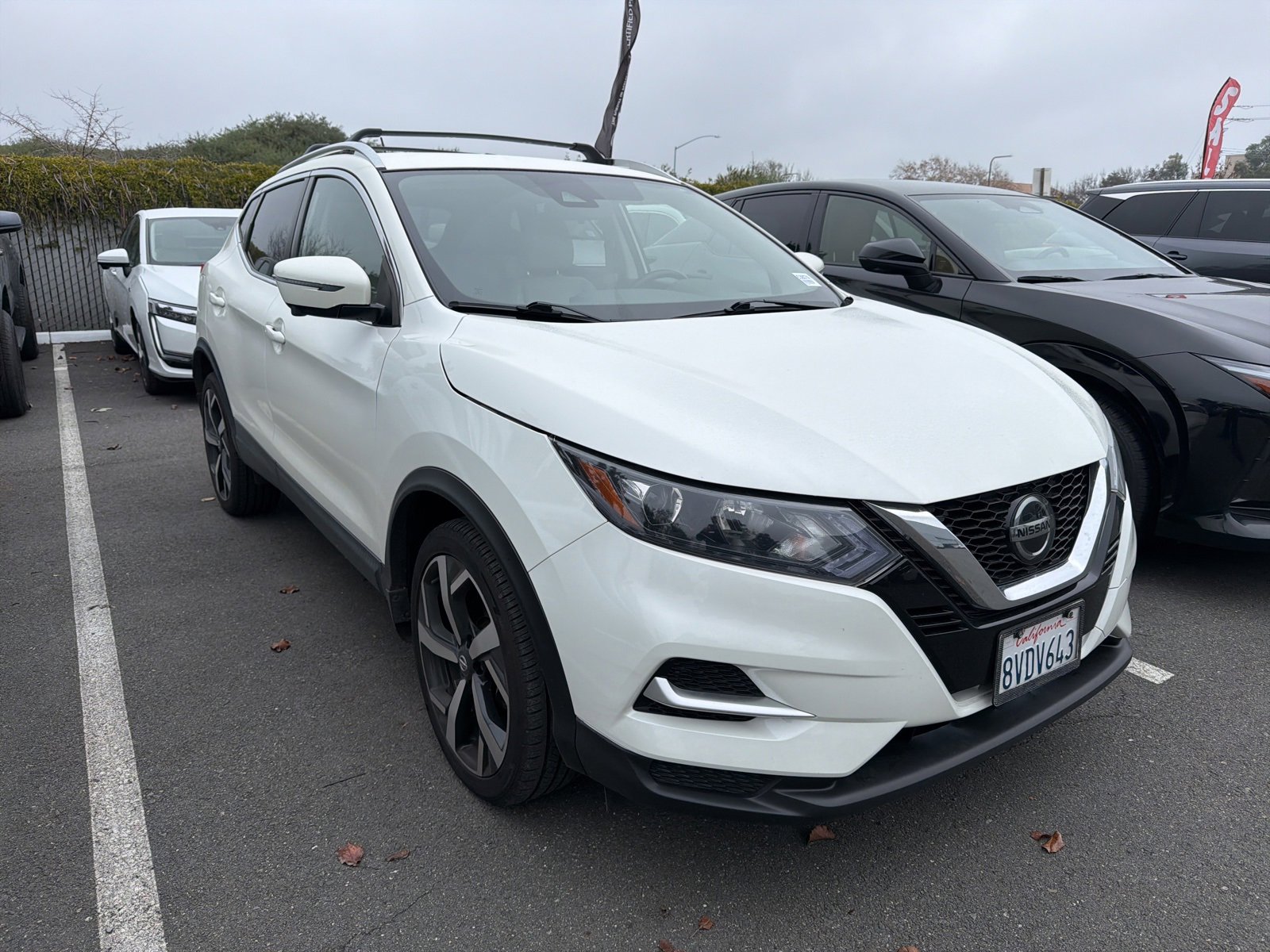 Used 2020 Nissan Rogue Sport SL image 2
