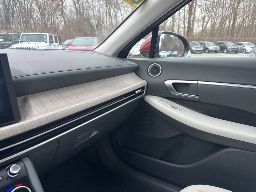 Certified 2025 Hyundai Sonata SEL image 36