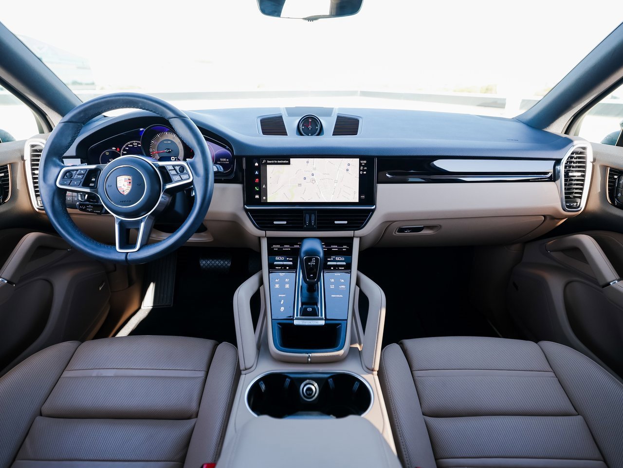 Certified 2023 Porsche Cayenne Platinum Edition image 24