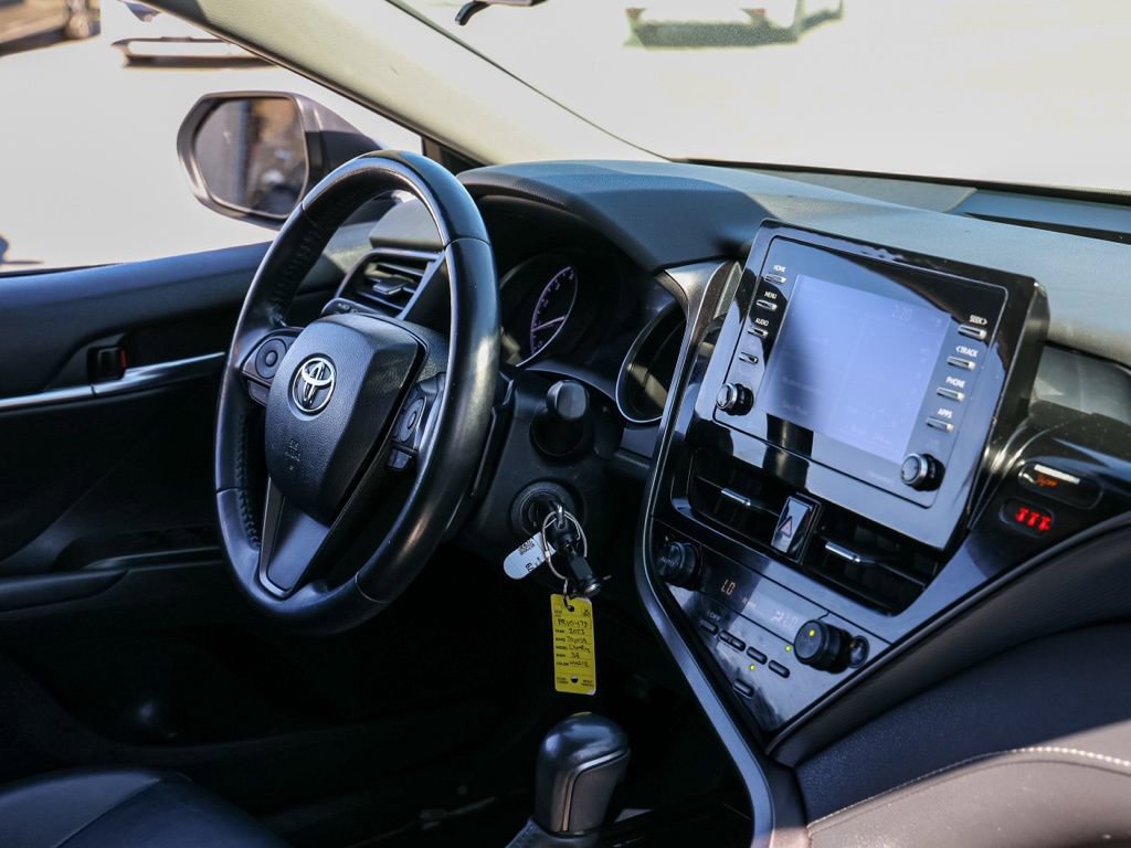 Used 2023 Toyota Camry SE image 19