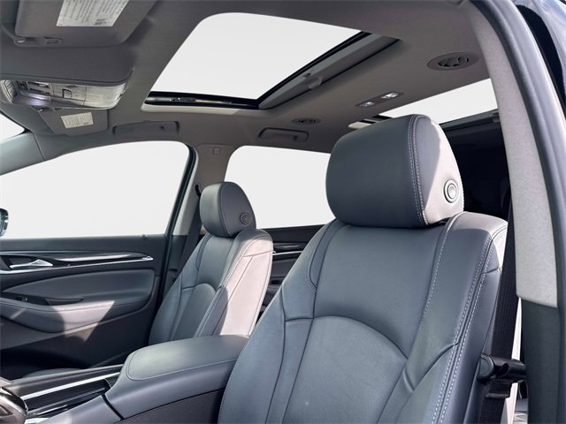 Used 2019 Buick Enclave Essence image 18