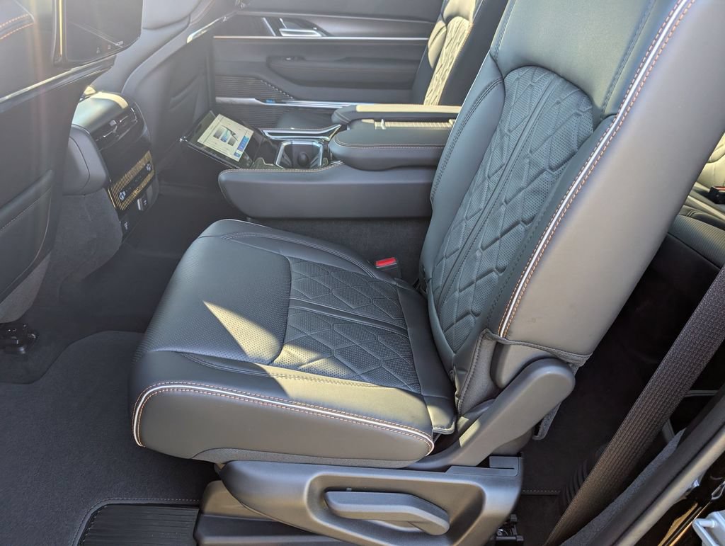 New 2026 Jeep Grand Wagoneer L Summit AWD/4WD image 23