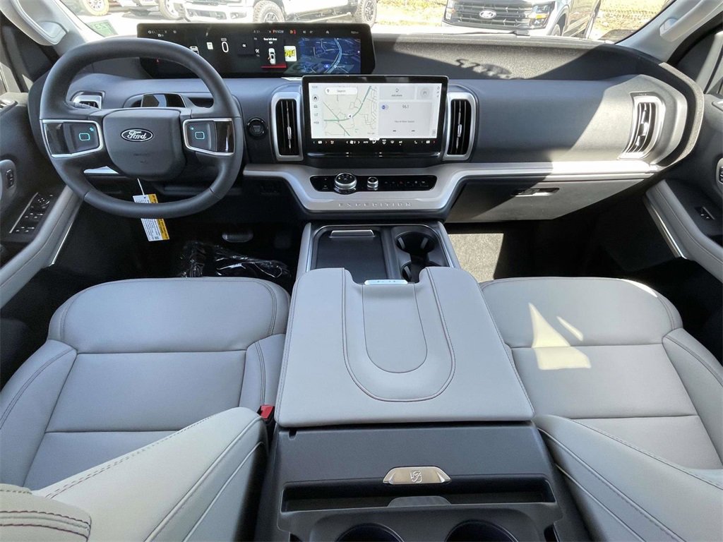 New 2025 Ford Expedition Active image 11