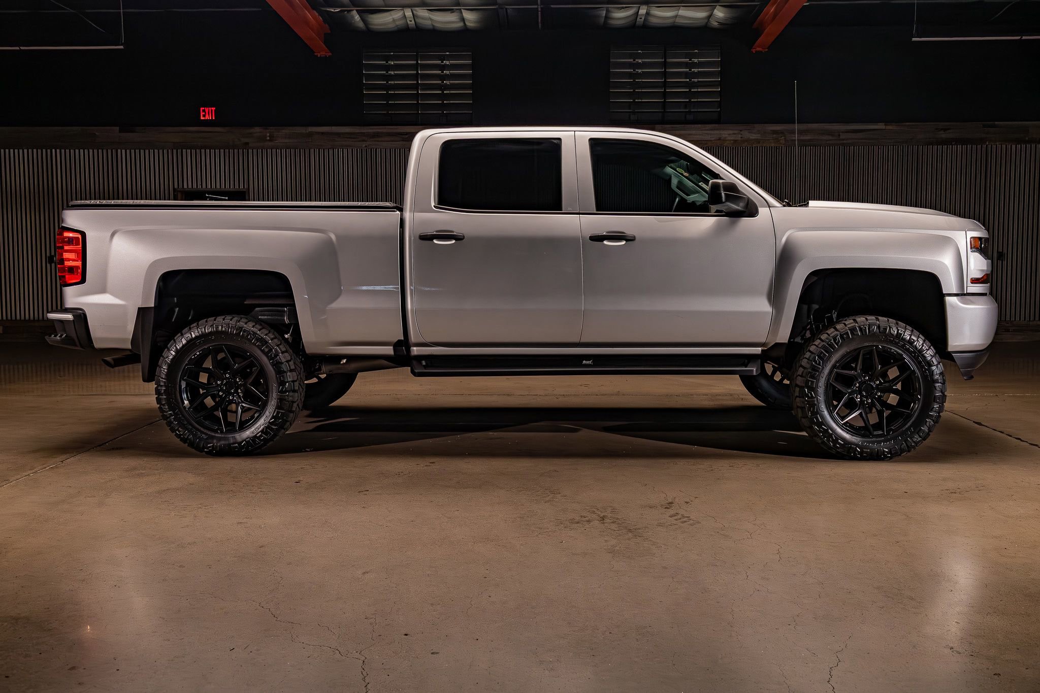 Used 2018 Chevrolet Silverado 1500 Custom w/ Custom Value Package AWD/4WD image 11