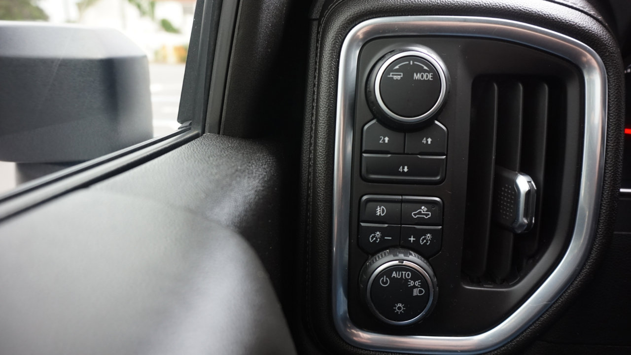Used 2022 Chevrolet Silverado 2500 LT w/ Convenience Package image 25