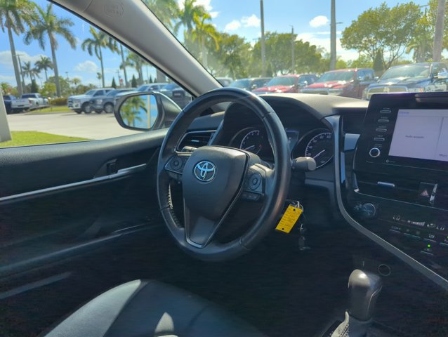 Used 2024 Toyota Camry SE image 29