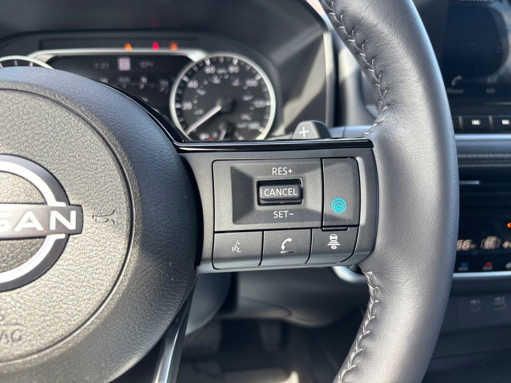 Used 2023 Nissan Rogue SL w/ SL Premium Package image 19