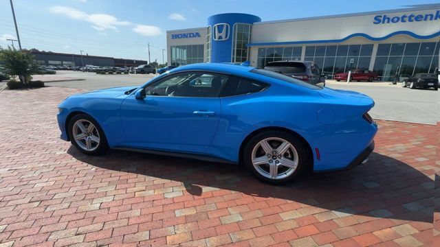 Used 2026 Ford Mustang Premium RWD image 8