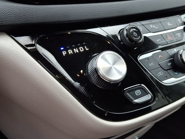 Used 2024 Chrysler Pacifica Touring-L FWD image 15