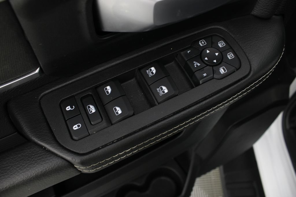 Used 2025 RAM 2500 Big Horn AWD/4WD image 13