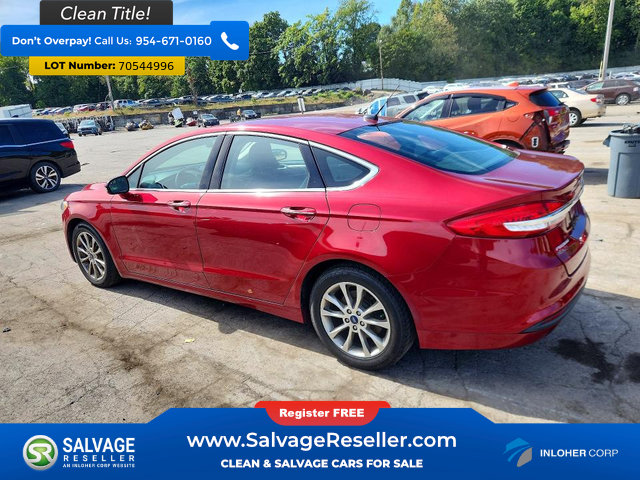 Used 2017 Ford Fusion SE w/ Fusion SE Technology Package FWD image 3