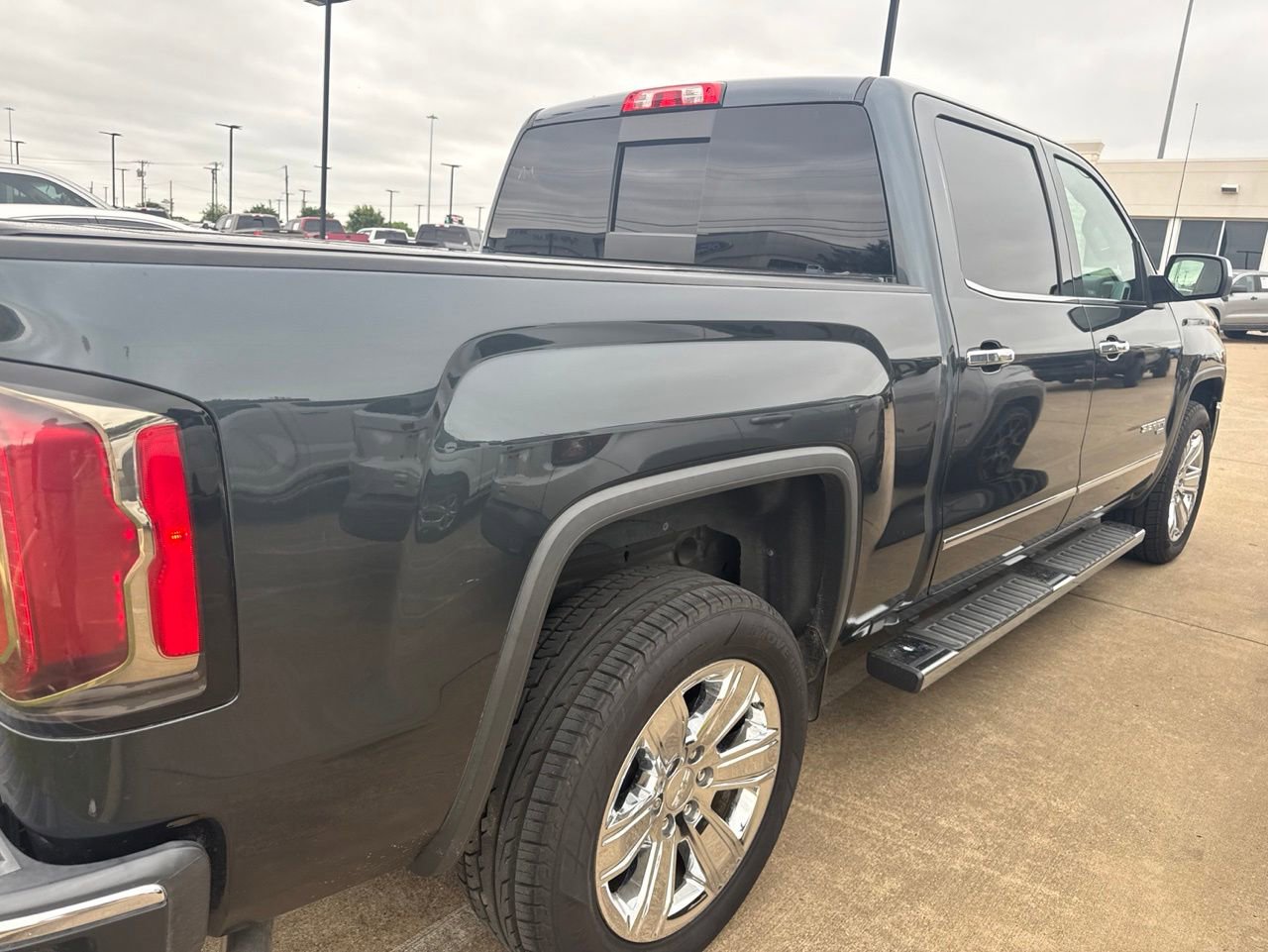 Used 2018 GMC Sierra 1500 SLT w/ Enhanced Driver Alert Package RWD image 5