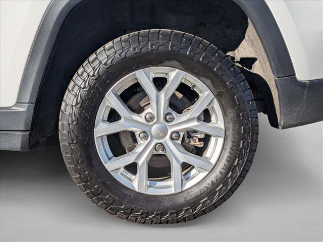 Used 2023 Jeep Grand Cherokee Limited image 24